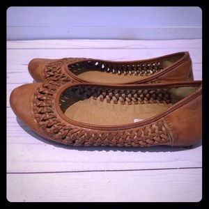 Genuine leather brown flats by Steve Madden